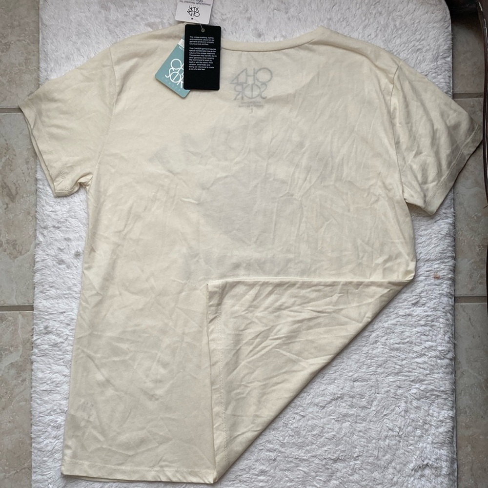 Chaser Cream Graphic Short Sleeve T-Shirt - Picture 6 of 6